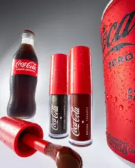 GLOSS LABIAL BRUNA TAVARES COCA COLA BLACK BUBBLES